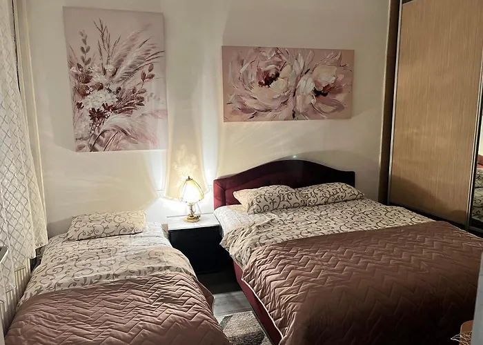 Hardy\'S Apartment